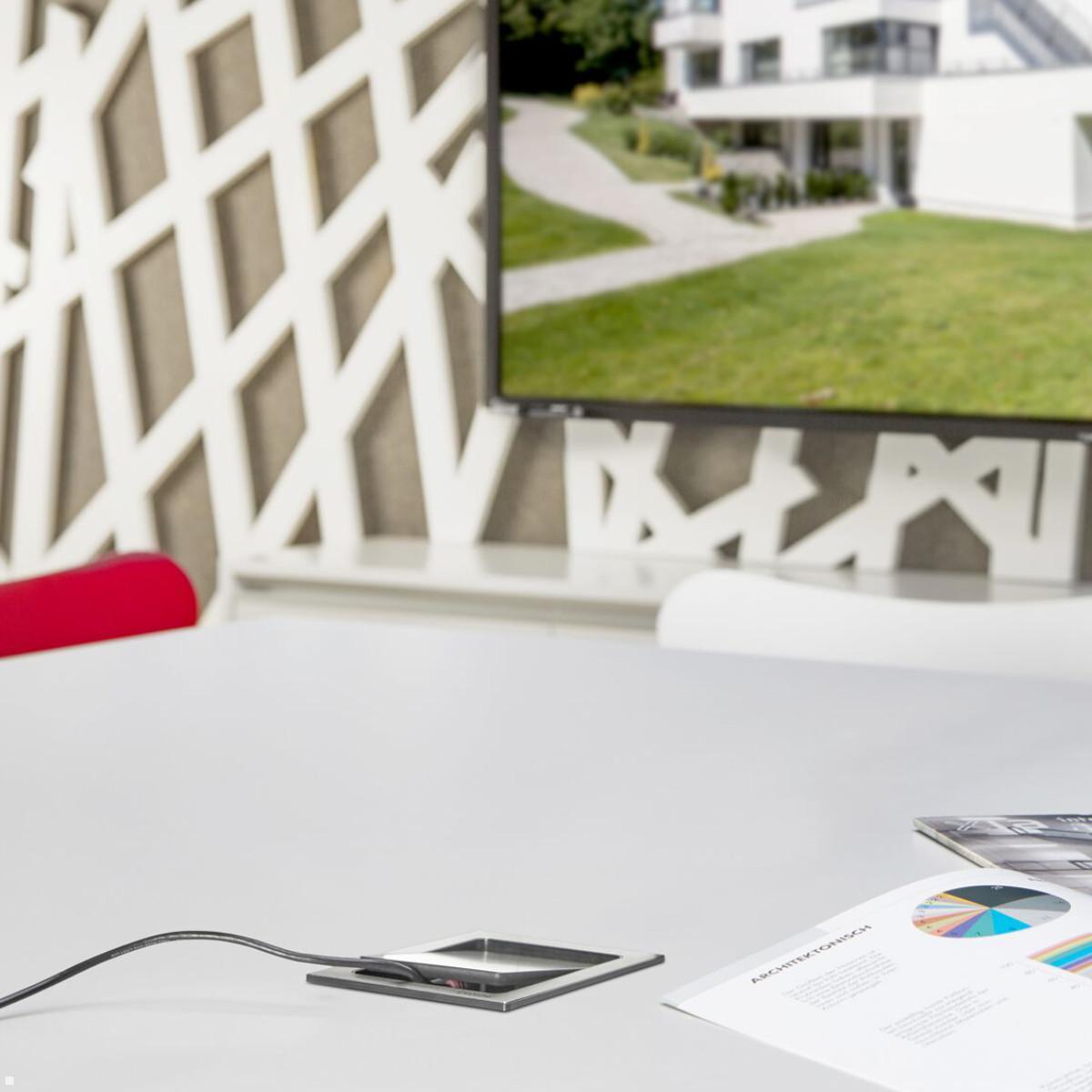 EVOline Port Push Cuisine 2fach Einbausteckdose, Ansicht geschlossen