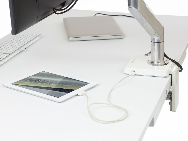 Humanscale M/Connect Dockingstation Tischklemme in schwarz Humanscale M/Connect Dockingstation Tischklemme in schwarz