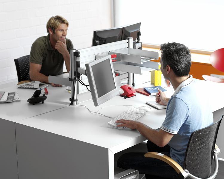 Novus Slatwall Elemente 120 mit TSS-Säule mit Tischklemme (974+1205+000)