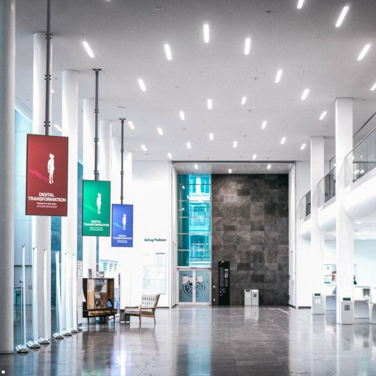 SMS Func Ceiling P Dual Monitor Deckenhalterung hoch, schwarz (02-117-1) Anwendung Lobby SMS Func Ceiling P Dual Monitor Deckenhalterung hoch, schwarz (02-117-1) Anwendung Lobby