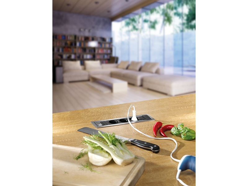 Bachmann Power Frame Steckdoseneinheit 3-fach 1x Steckdose 1x CM mit USB-Charger Bachmann Power Frame Steckdoseneinheit 3-fach 1x Steckdose 1x CM mit USB-Charger