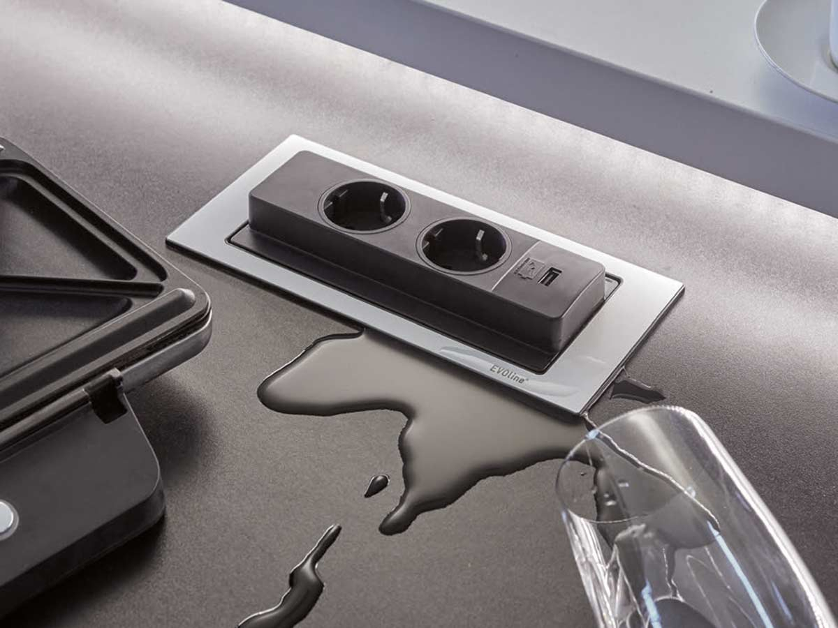 EVOLine BackFlip Standard 2x Steckdose, 1x USB Charger Wasserfest EVOLine BackFlip Standard 2x Steckdose, 1x USB Charger Wasserfest