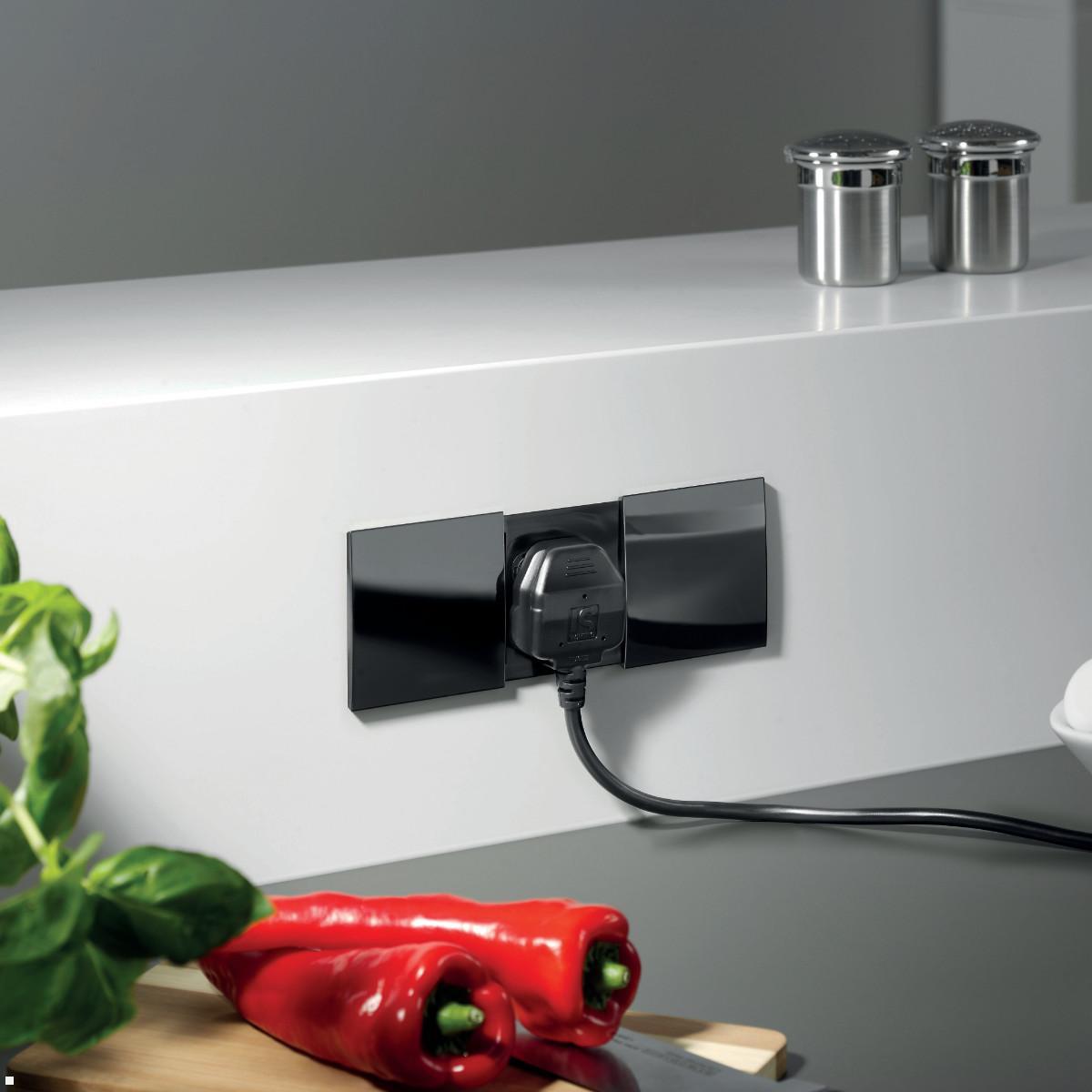 Bachmann DUE Steckdose, USB-A Doppelcharger, Deckel, schwarz (929.040DB), Küche Bachmann DUE Steckdose, USB-A Doppelcharger, Deckel, schwarz (929.040DB), Küche