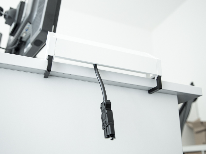 Bachmann DESK 2 2x Steckdose 2x Custom weiß (902.211) GST 18 Stecker Bachmann DESK 2 2x Steckdose 2x Custom weiß (902.211) GST 18 Stecker