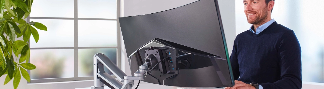 Monitorhalterung für Curved TV