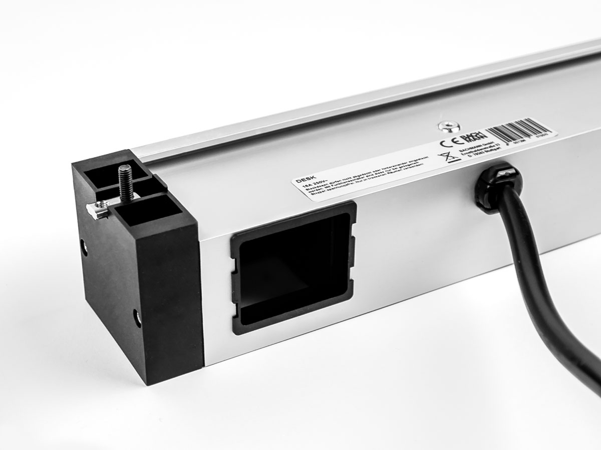 Bachmann DESK RAIL 2x Steckdose CH, 1x USB Charger, 1x Custom Modul (941.004) einfache Montage Bachmann DESK RAIL 2x Steckdose CH, 1x USB Charger, 1x Custom Modul (941.004) einfache Montage
