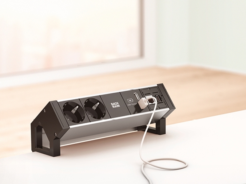 Bachmann DESK 2 ALU Black 1x Steckdose, 1x USB Charger (937.102) Anwendungsbeispiel Bachmann DESK 2 ALU Black 1x Steckdose, 1x USB Charger (937.102) Anwendungsbeispiel